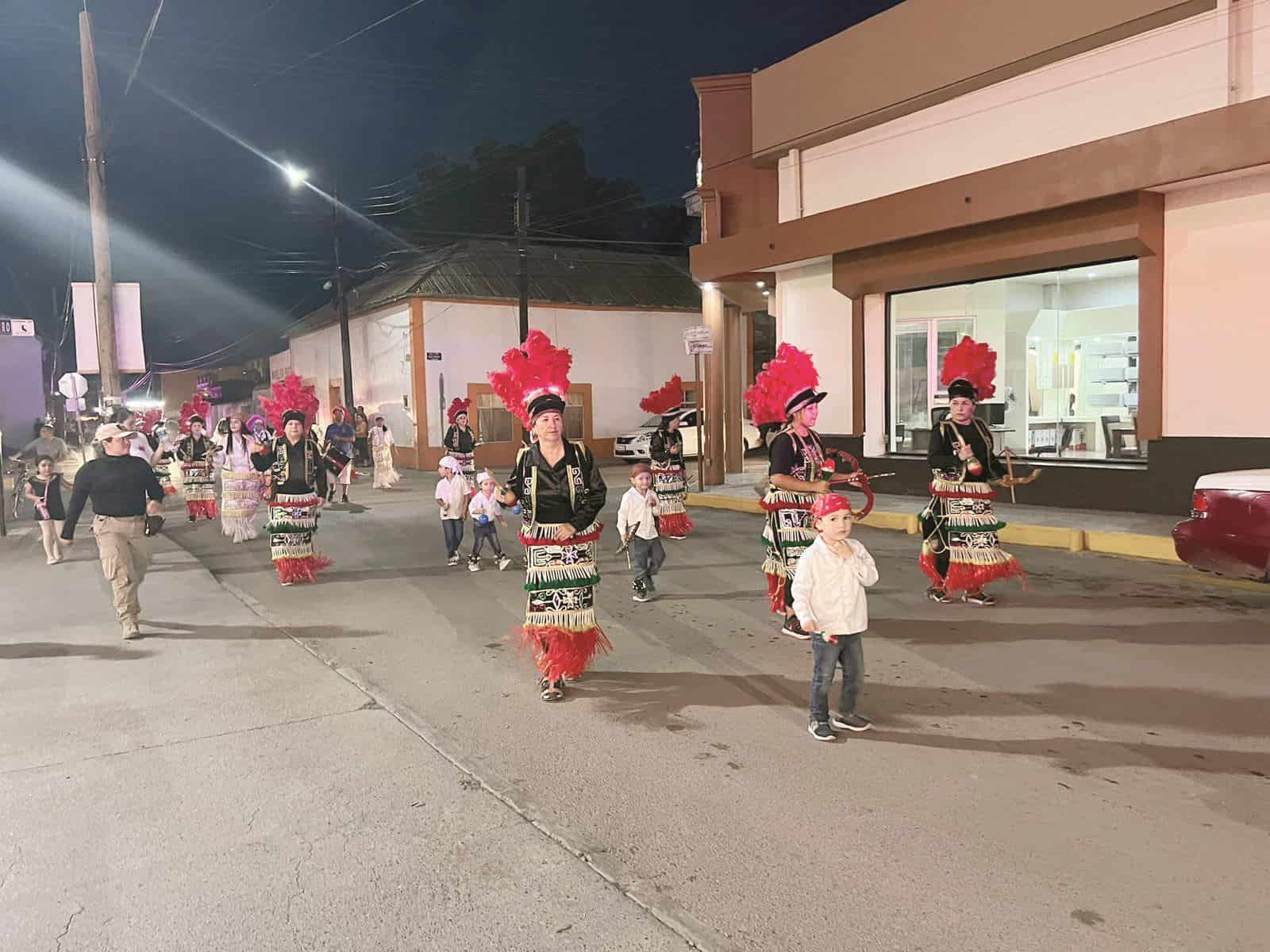 Inician fiestas a Santa Rosa