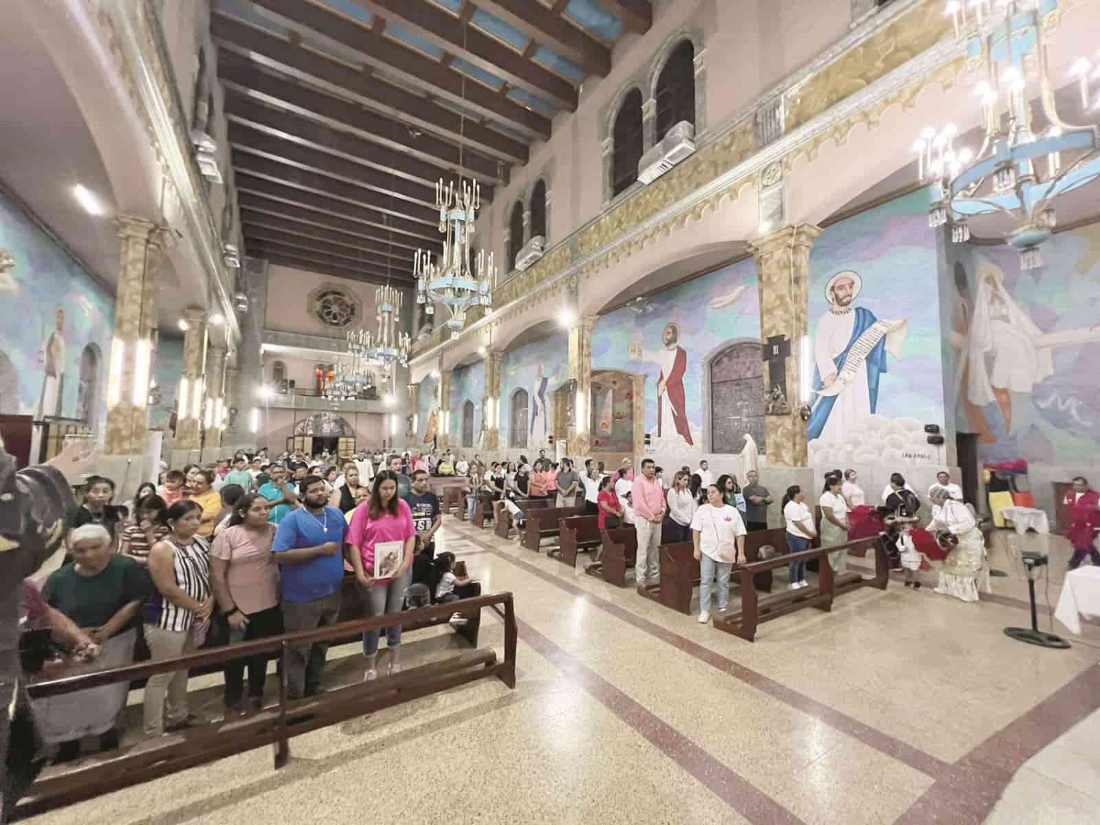 Inician fiestas a Santa Rosa