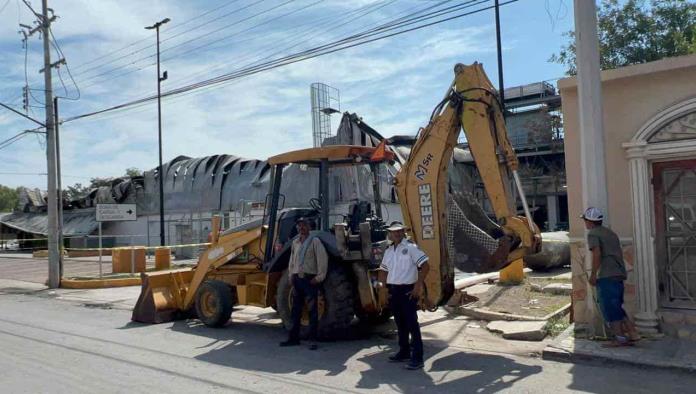 Procederán a retirar escombros en Aurrera