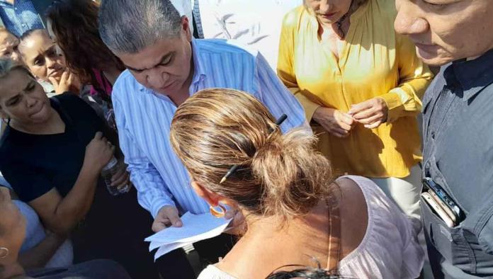 Madres presentan situación del CECyTEC al gobernador