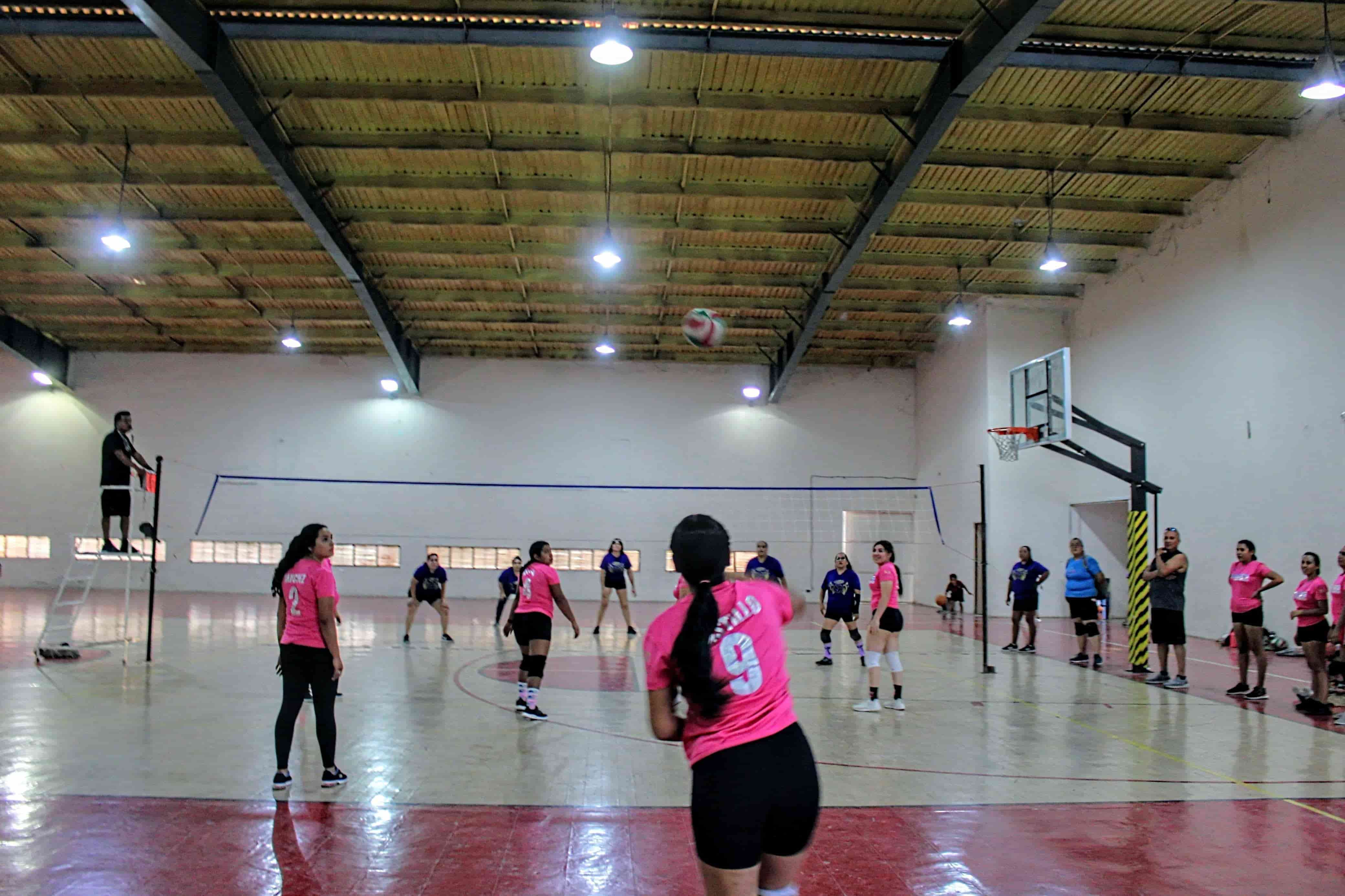Arranca la liga femenil de voleibol 