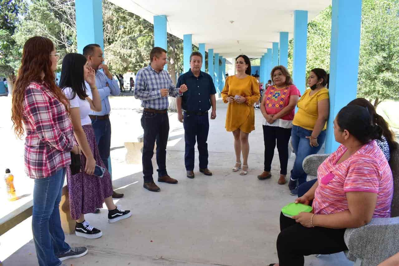 También entrega apoyos escolares