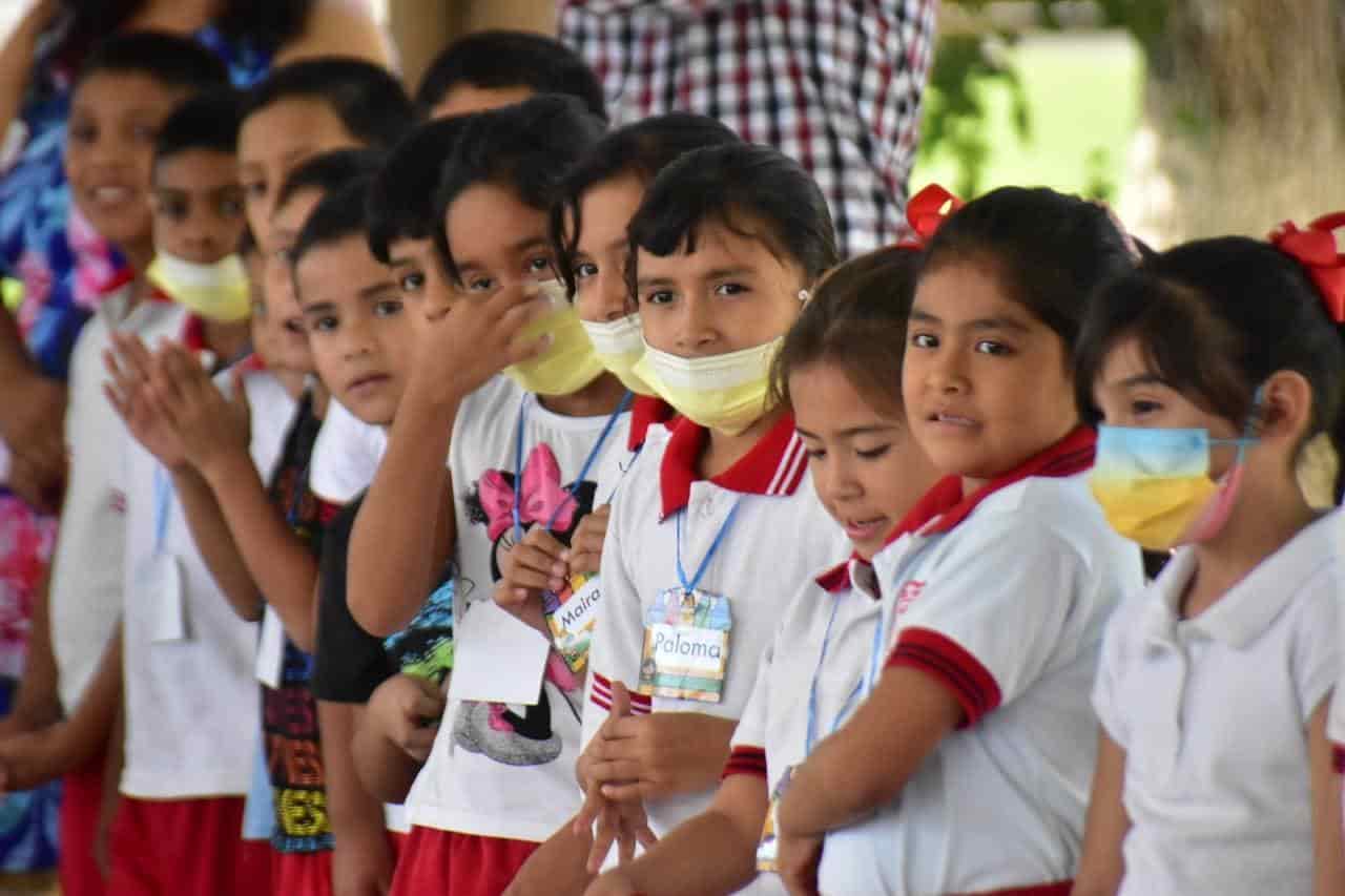 También entrega apoyos escolares