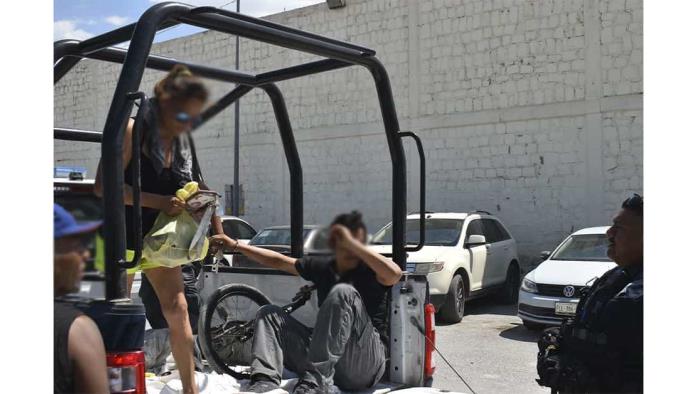Aseguran a cinco al sur de la ciudad