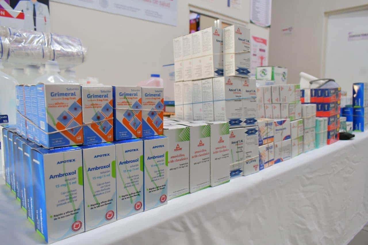 Entregan insumos y medicamentos en Nava