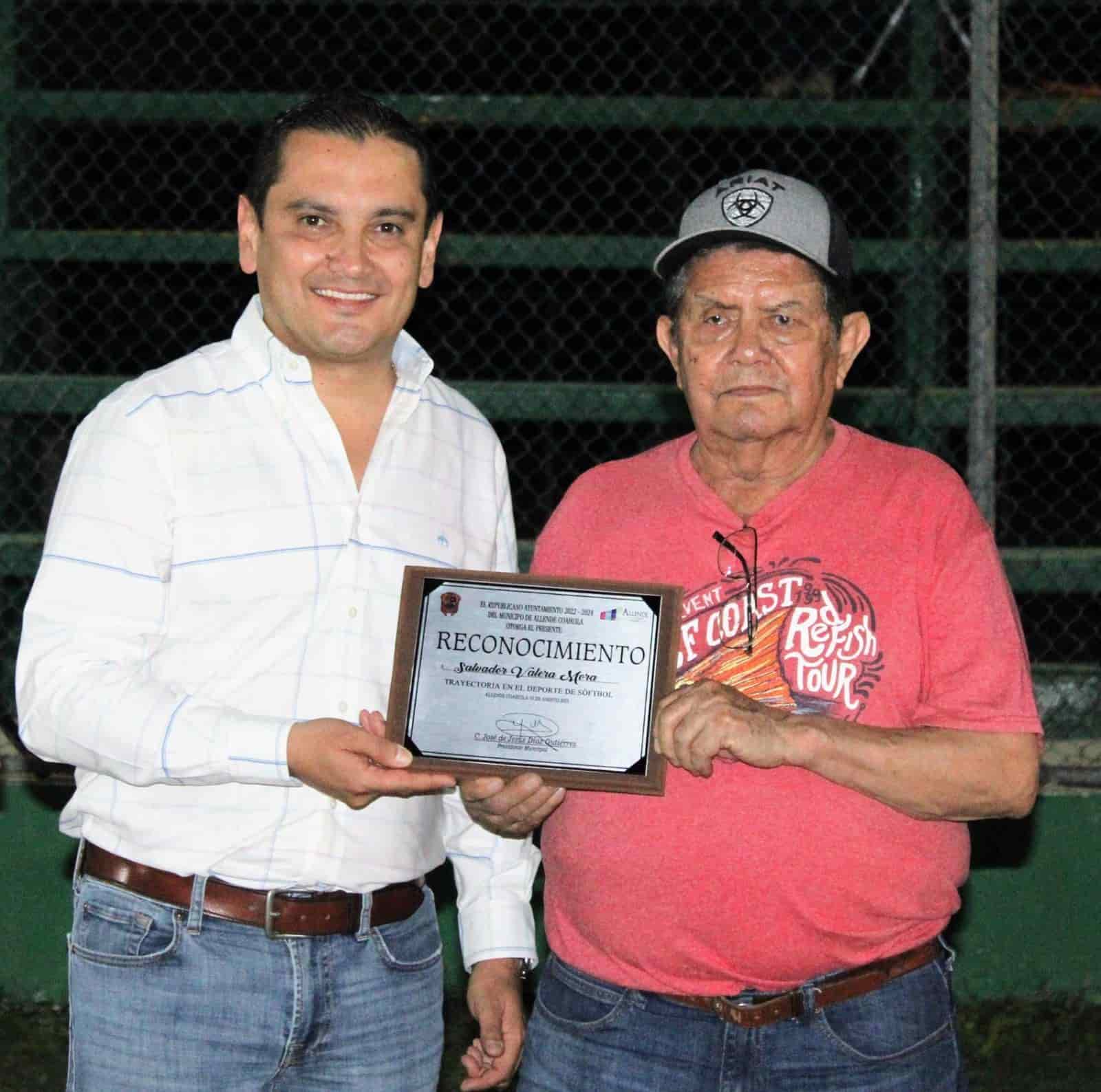 Arrancan liga de Voleibol varonil