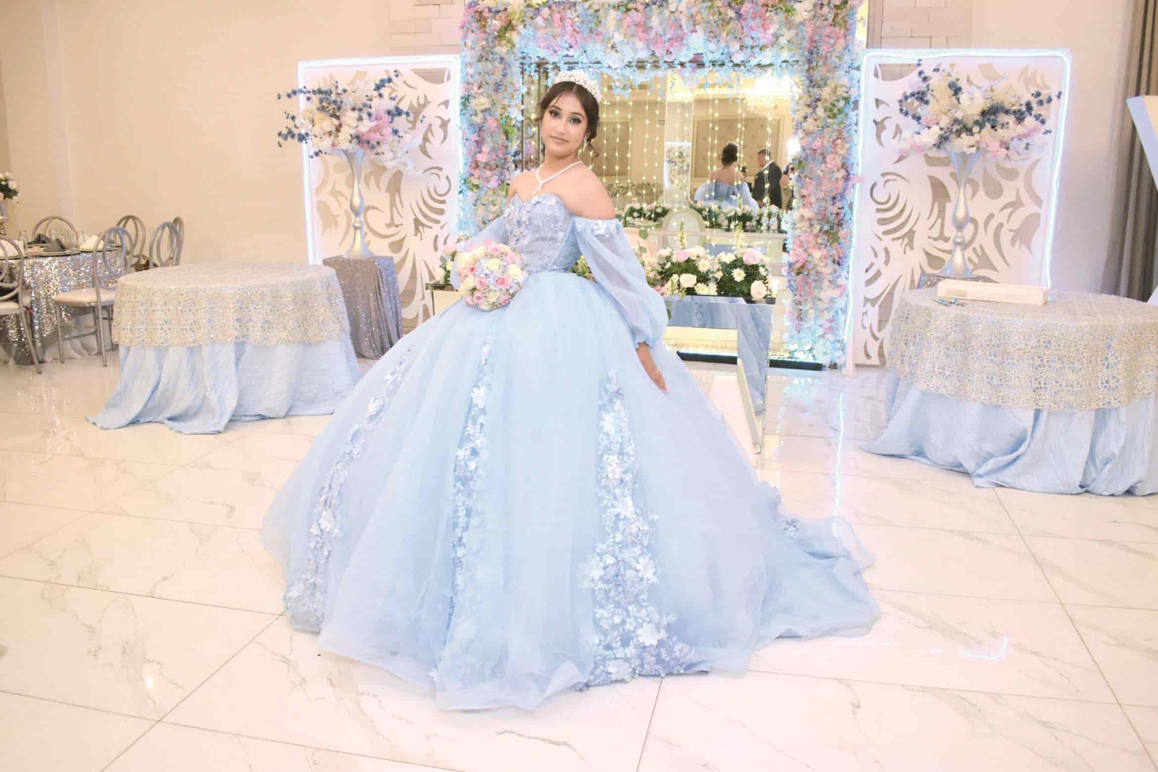 Alison Paola celebra sus XV primaveras