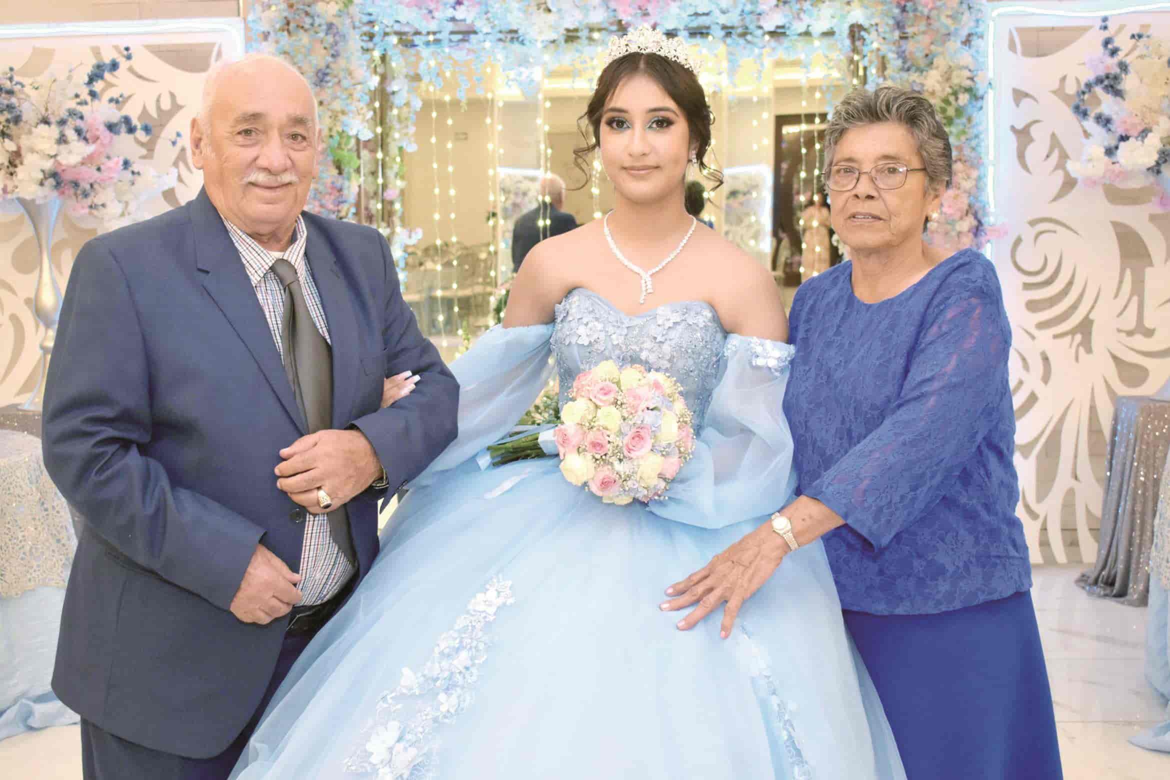 Alison Paola celebra sus XV primaveras