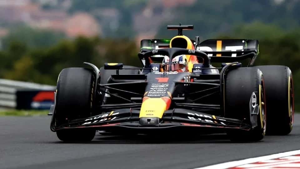 Carlos Sainz consigue la pole position; ´Checo´ Pérez saldrá quinto en Monza