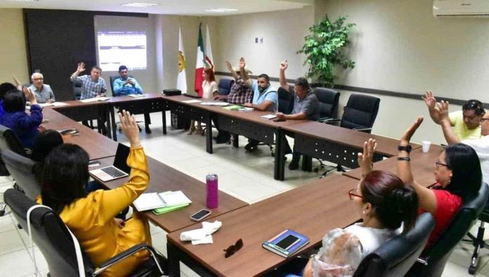 Aprueban ingresos y egresos