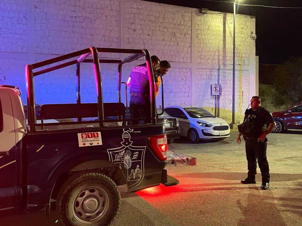 Arrolla a jovencita al salir de un antro