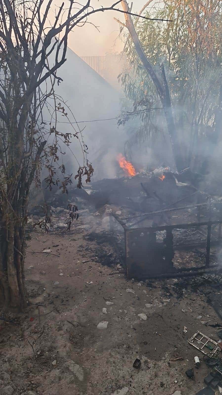 Incendia drogadicta casa en la Carranza