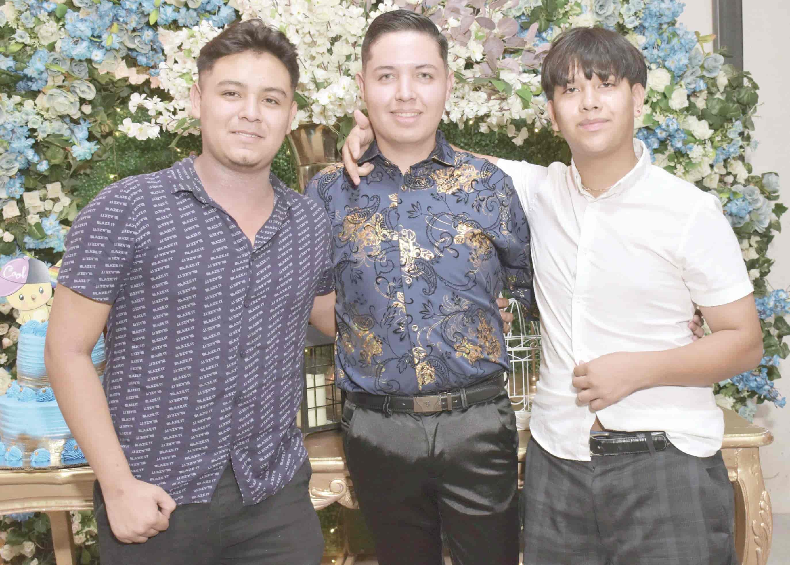 Festeja cumpleaños Jesús Antonio