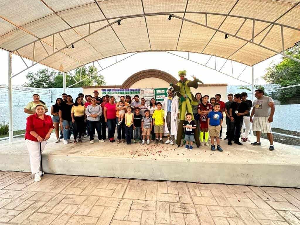 ¡Presentaron la obra de teatro Mantis!