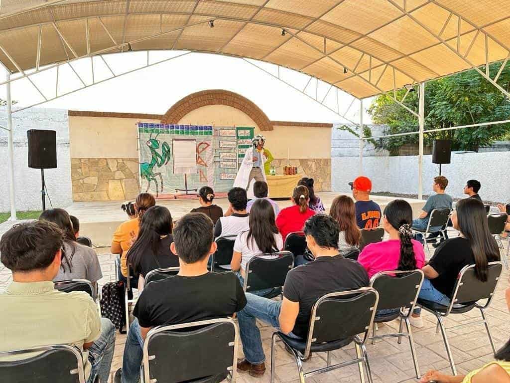 ¡Presentaron la obra de teatro Mantis!
