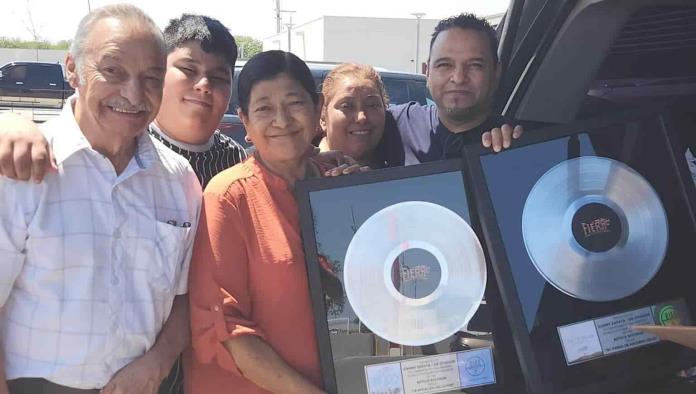 Logra traspasar fronteras pues hace 6 años obtuvo un Grammy 