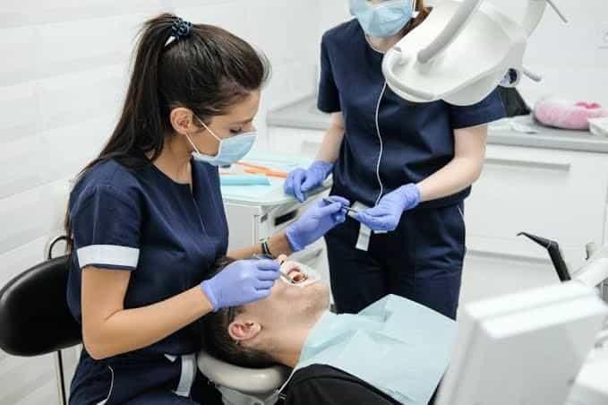 Aumenta  demanda de dentistas 