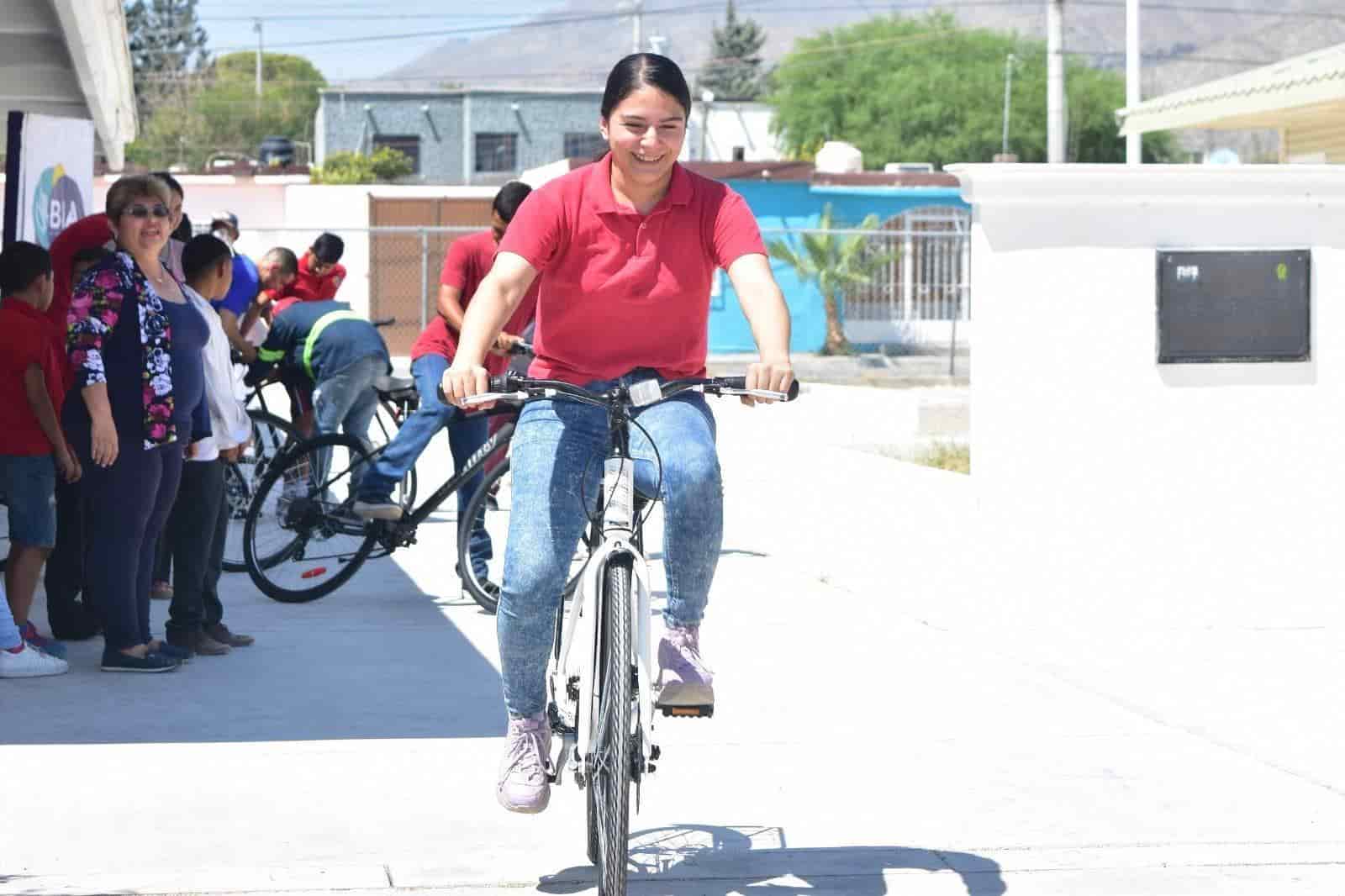 Apoya Ciénegas a alumnos del CAM