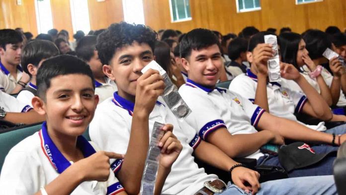 Acercan pláticas a adolescentes