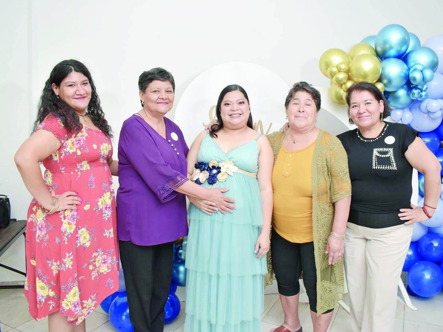 Valeria espera su primer bebé