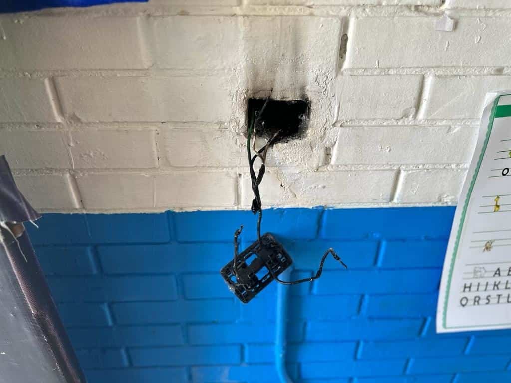 Atiende alumbrado llamado de escuela