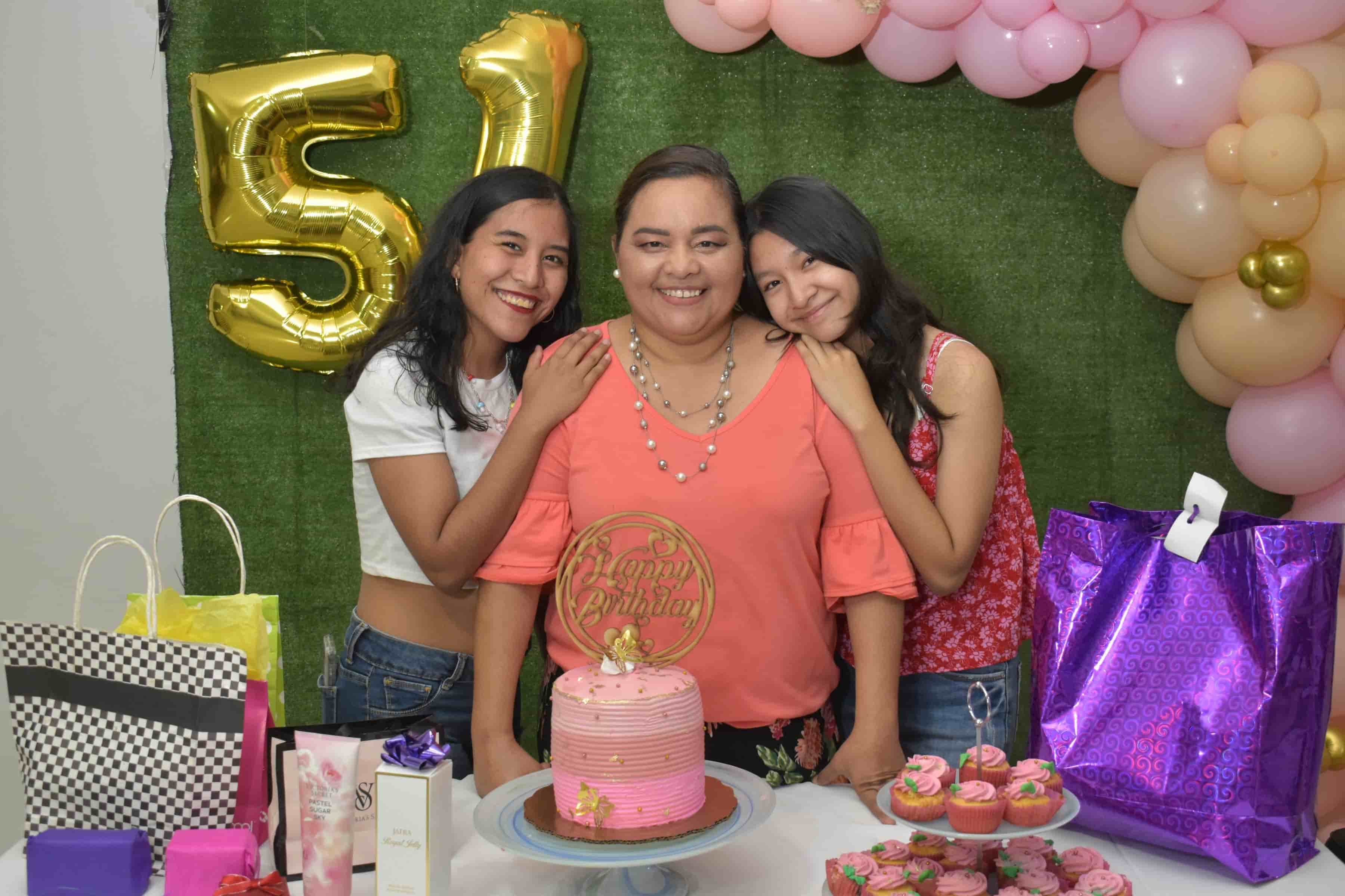 Festejan su cumpleaños