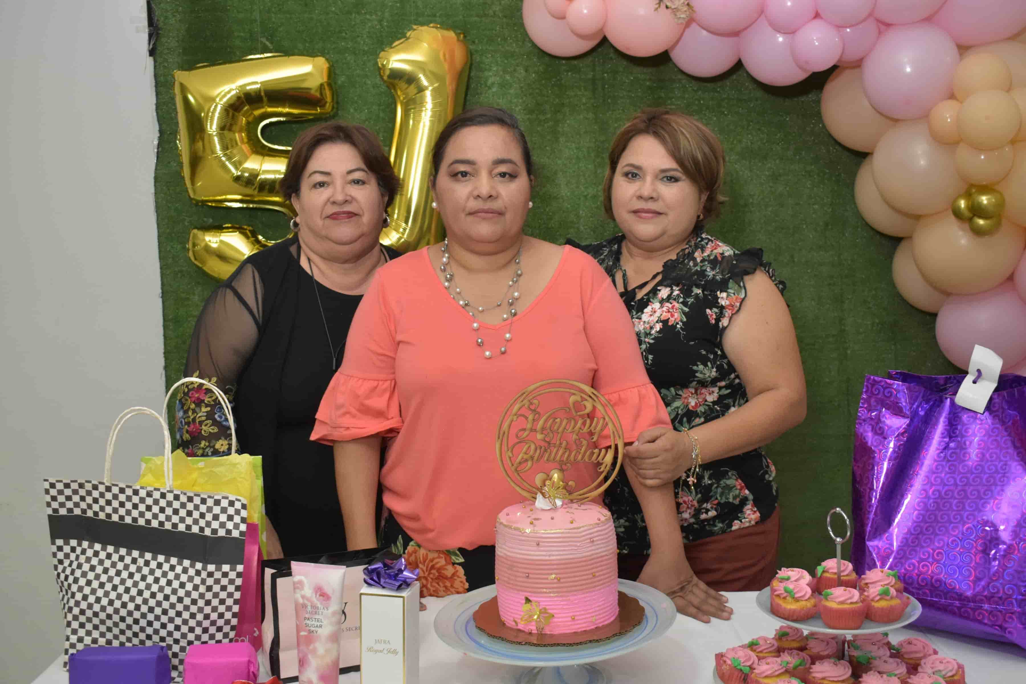 Festejan su cumpleaños