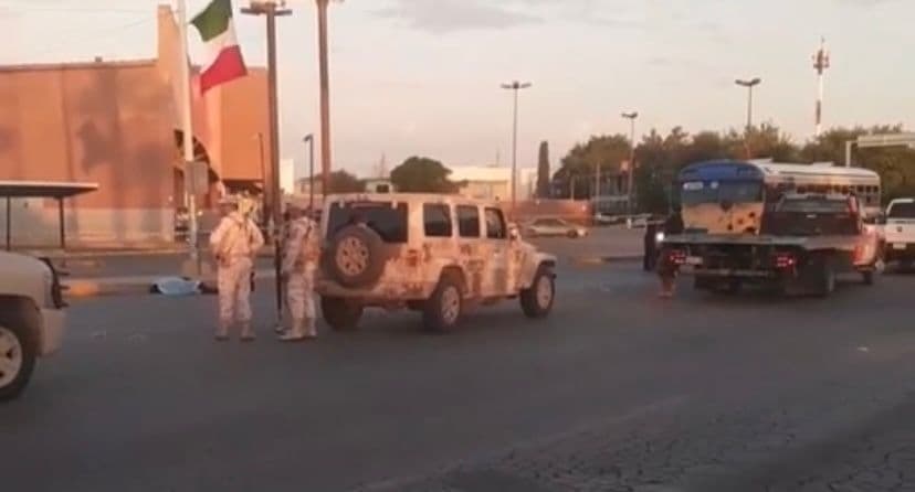 Muere militar al ser atropellado por un camión