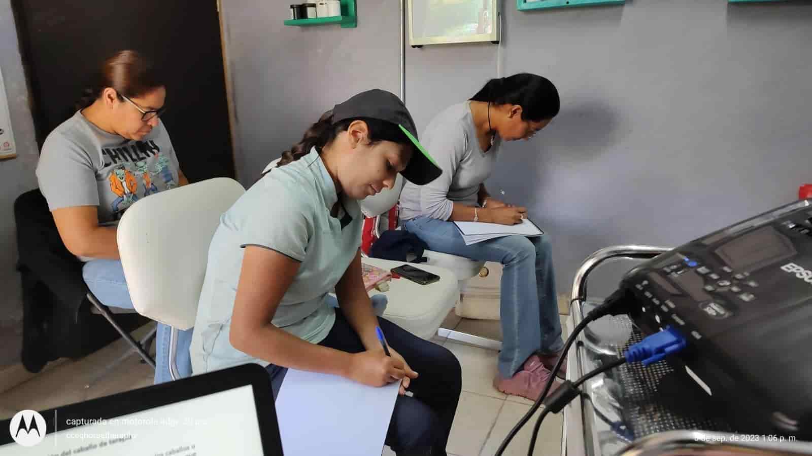 Apoya alcaldesa con capacitación