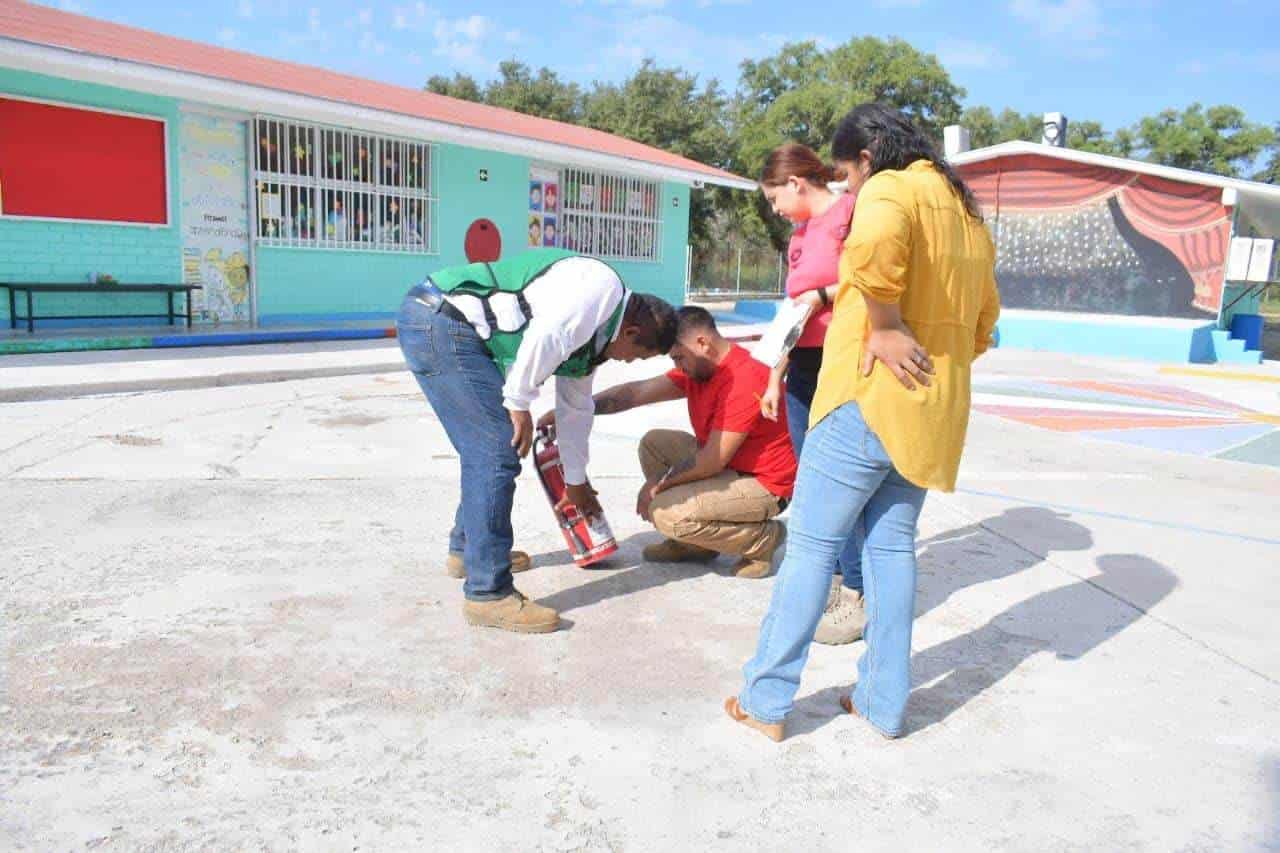 Supervisan Jardín de Niños Juan Escutia 