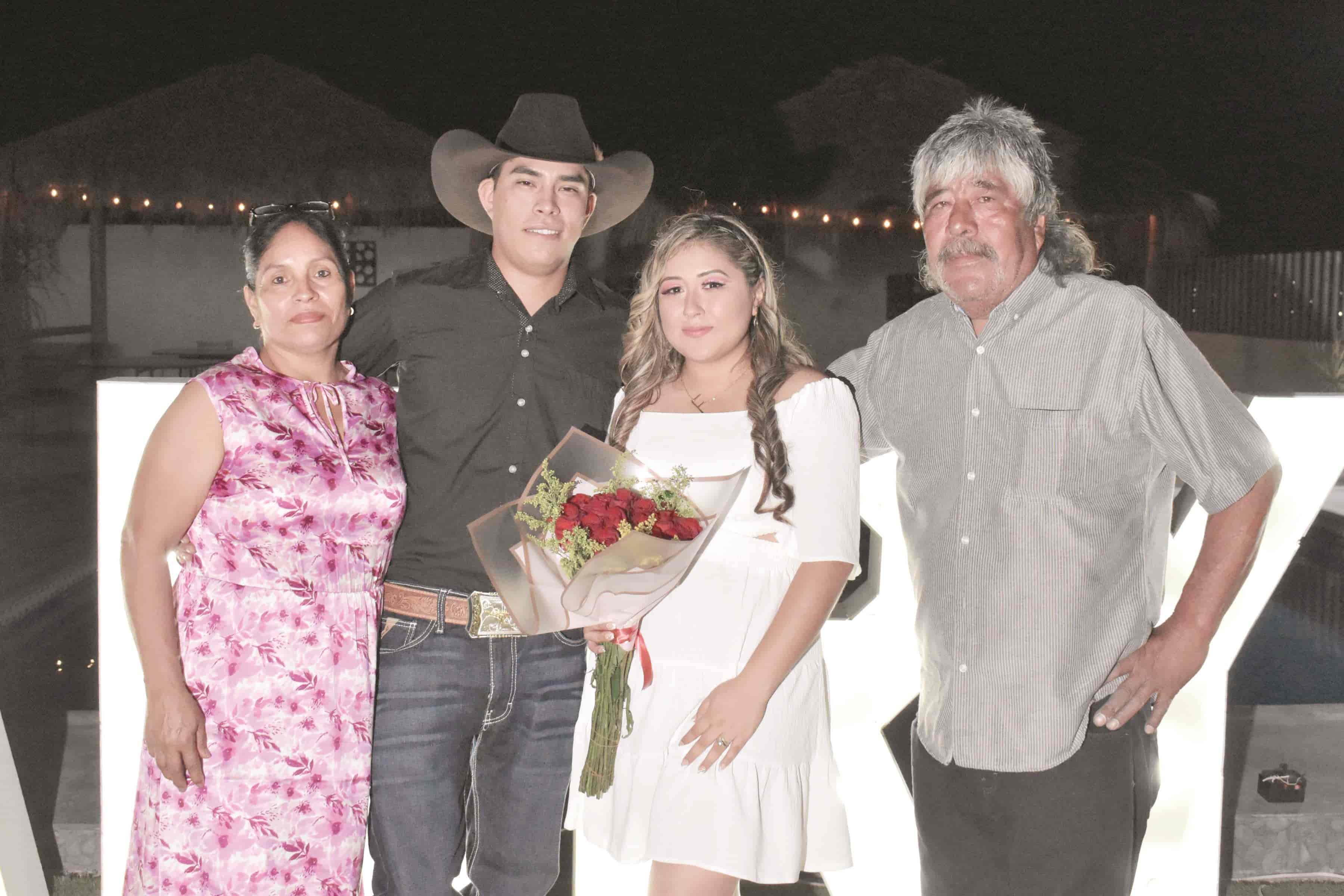 María Fernanda y Pedro formalizan noviazgo