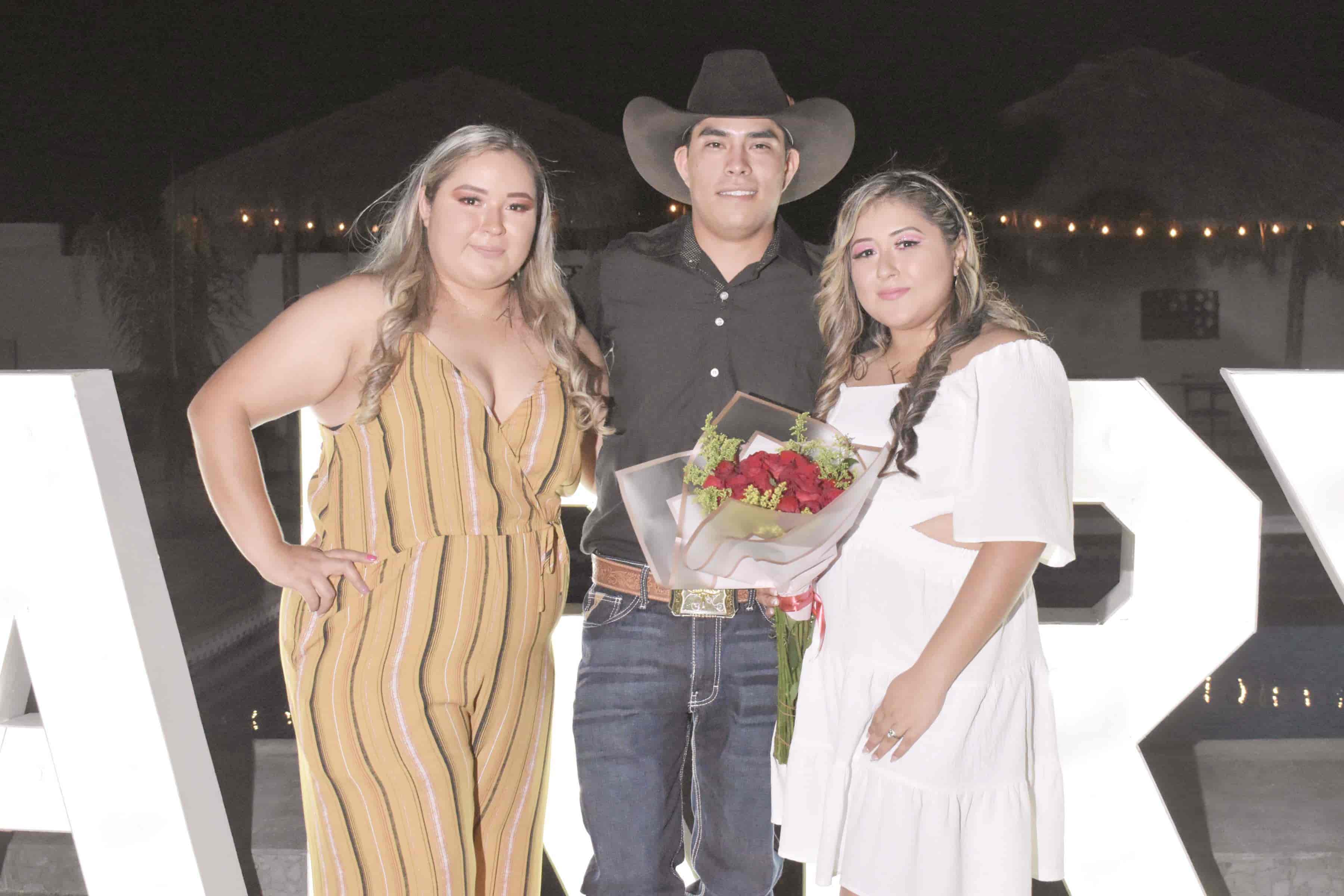 María Fernanda y Pedro formalizan noviazgo