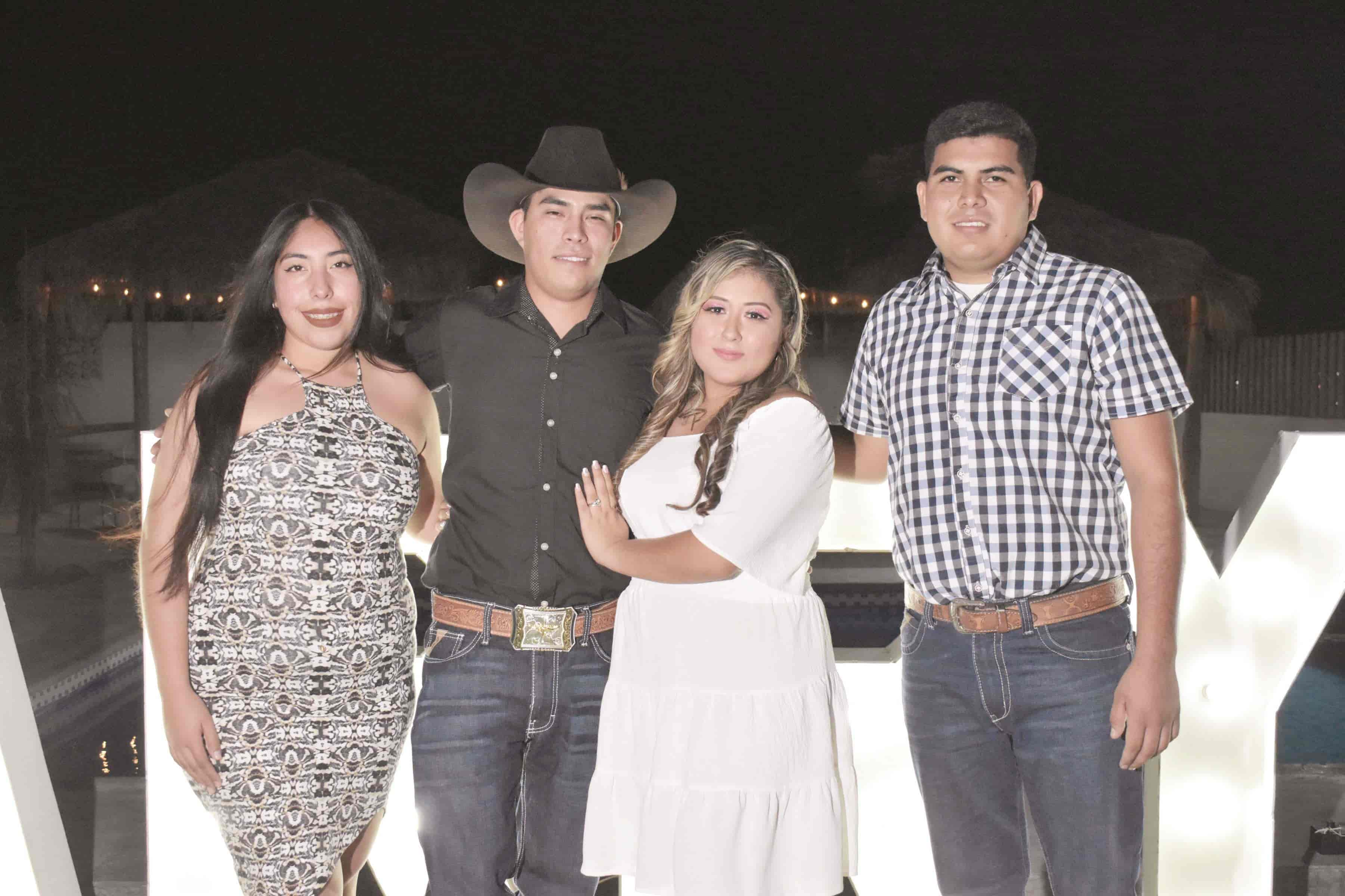 María Fernanda y Pedro formalizan noviazgo