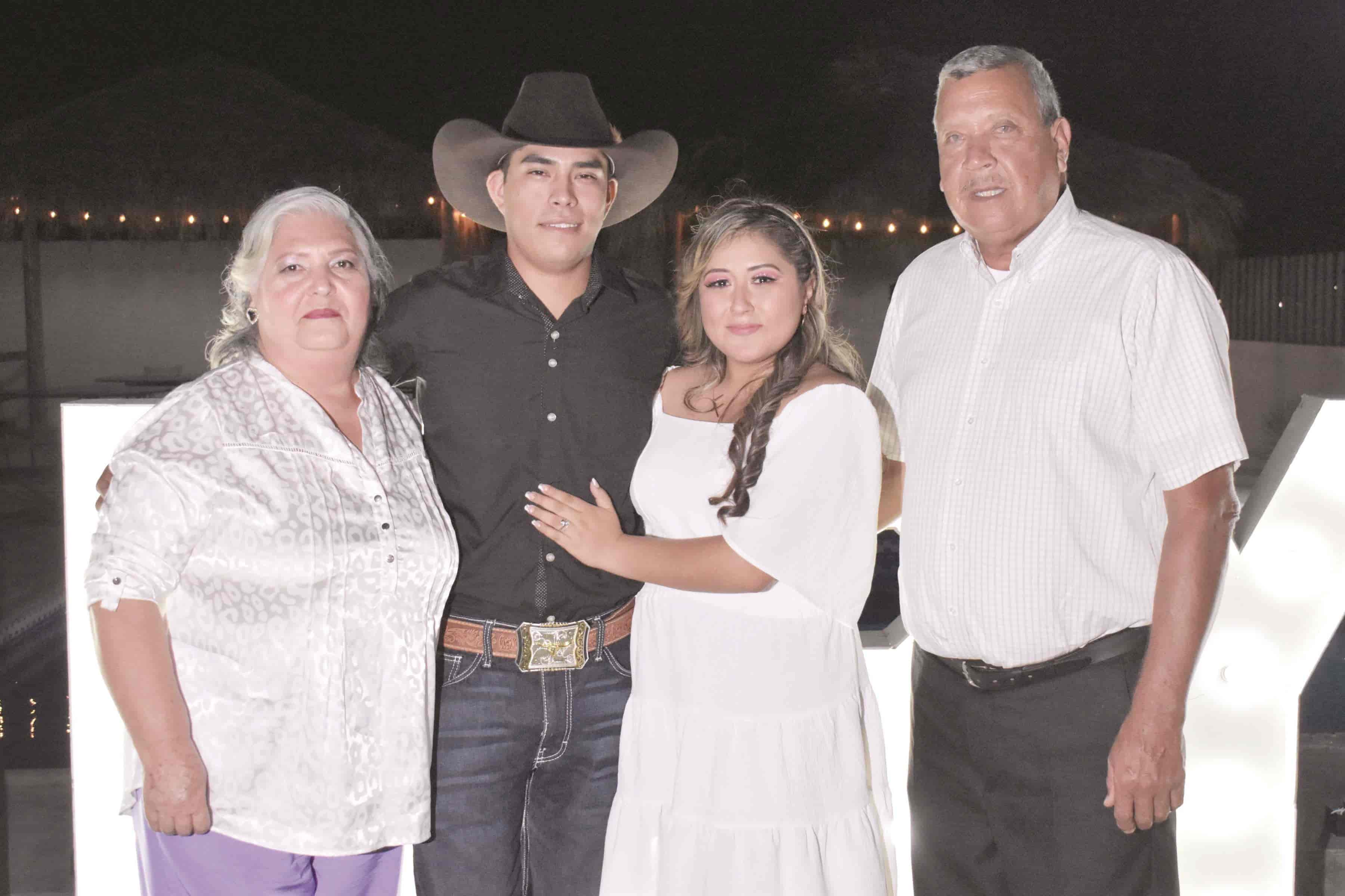 María Fernanda y Pedro formalizan noviazgo