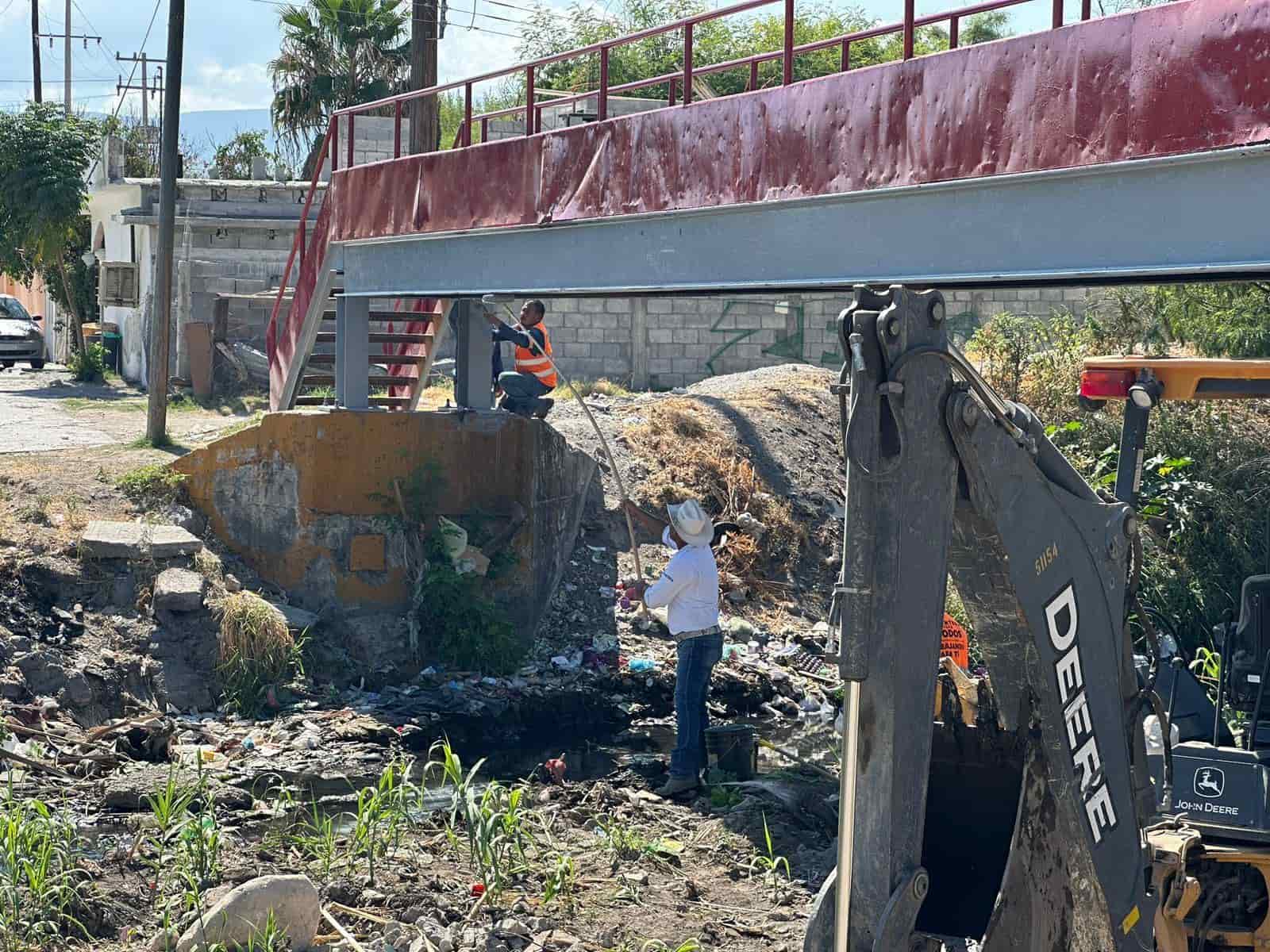 Rehabilitan y limpian puente