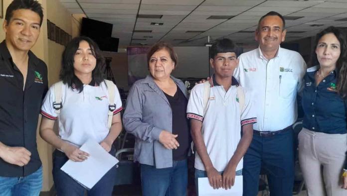 Recibe CECyTE 14 becas 