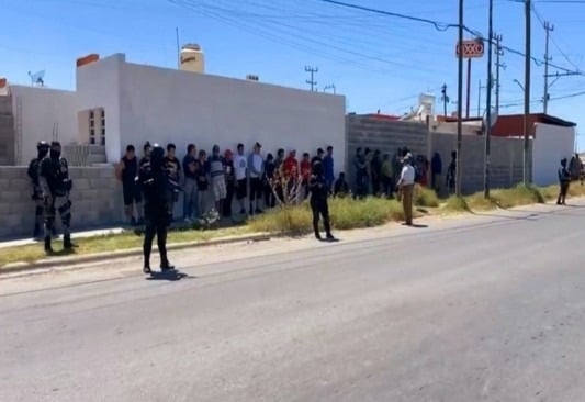 ¡Aseguran a más de 50 migrante en fraccionamiento Los Laureles!