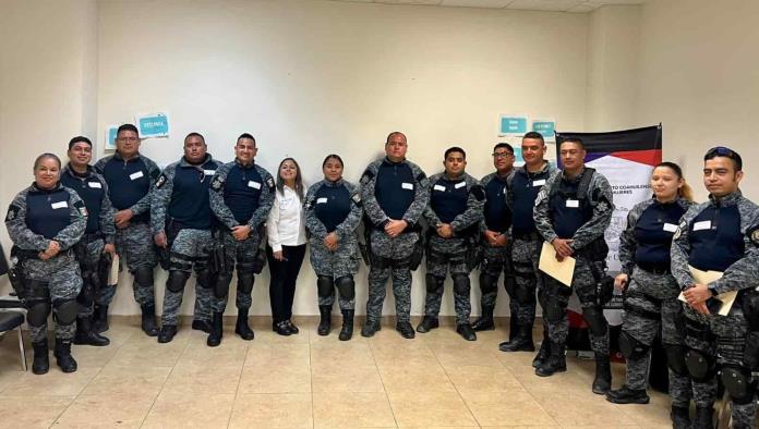 Capacitan a policías 