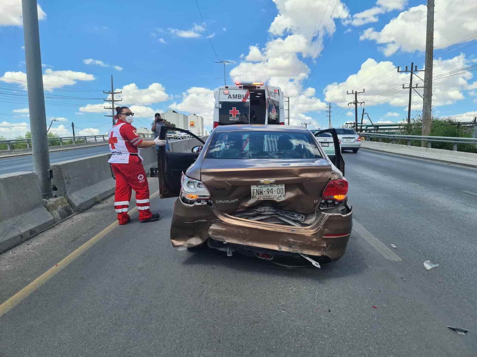 ‘Frunce’ Audi; choca a madre de familia