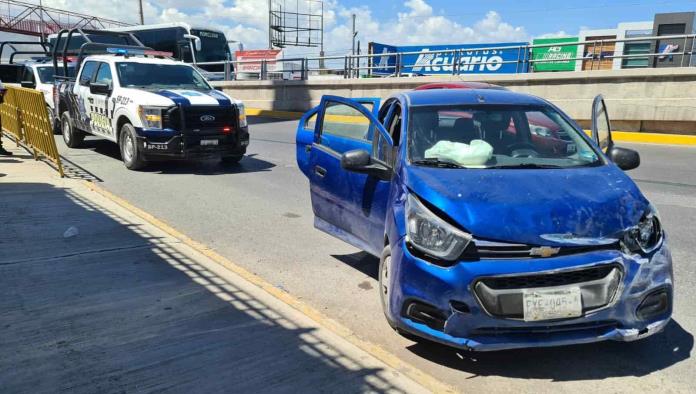 ‘Rebota’ conductora en base de puente