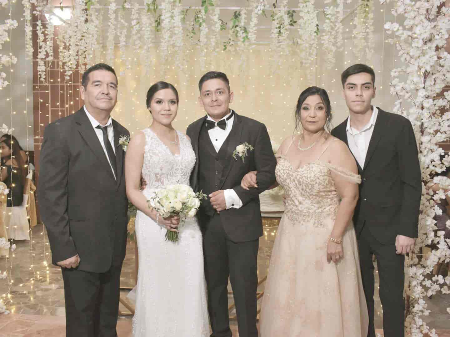 Dina y Pablo consagran su amor