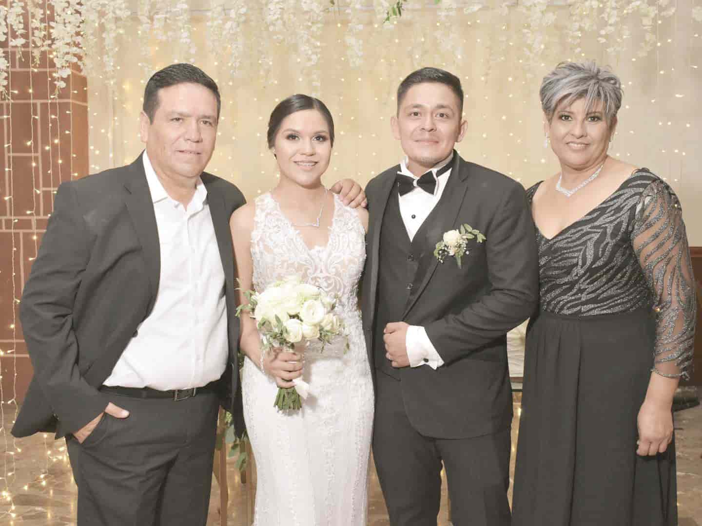 Dina y Pablo consagran su amor