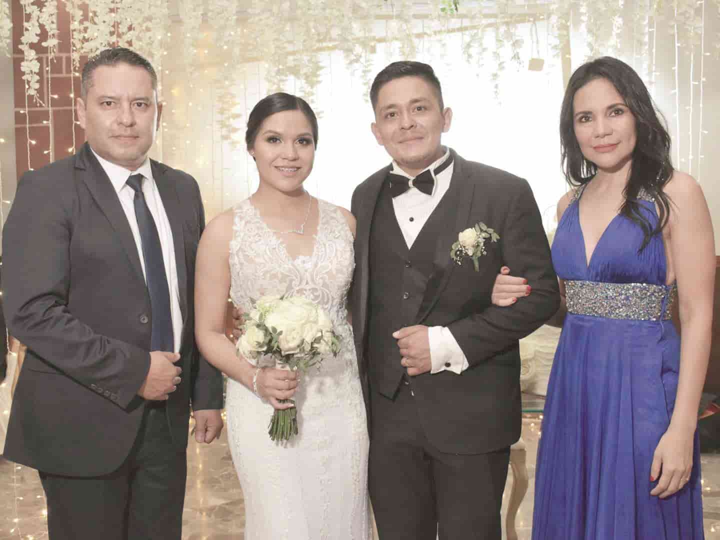 Dina y Pablo consagran su amor