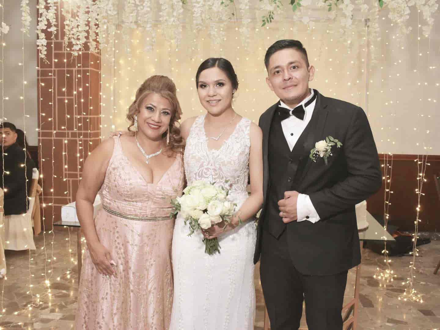 Dina y Pablo consagran su amor