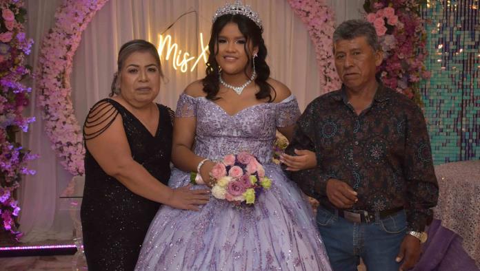 Yatziry Guadalupe llega a sus XV primaveras