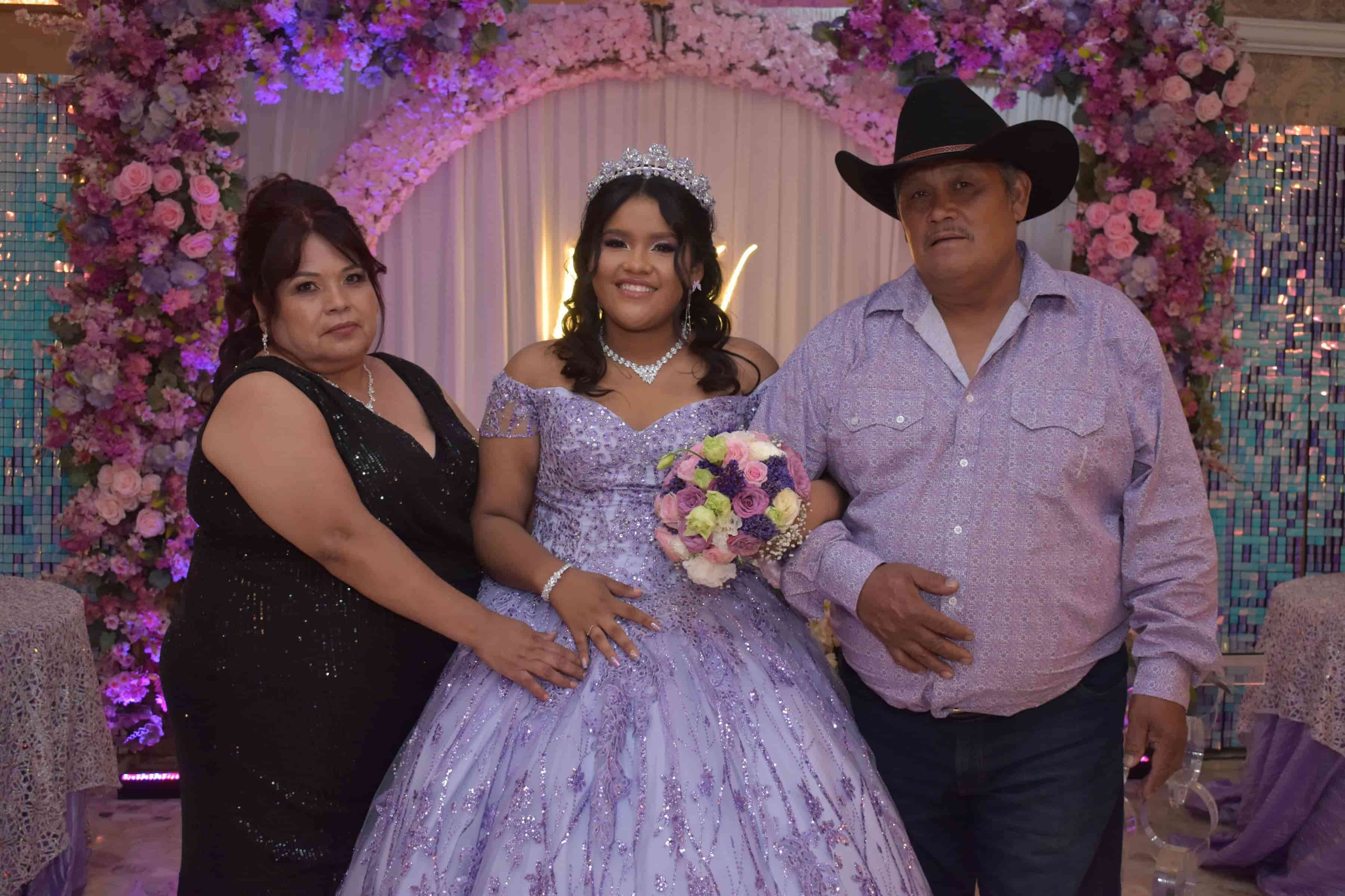 Yatziry Guadalupe llega a sus XV primaveras