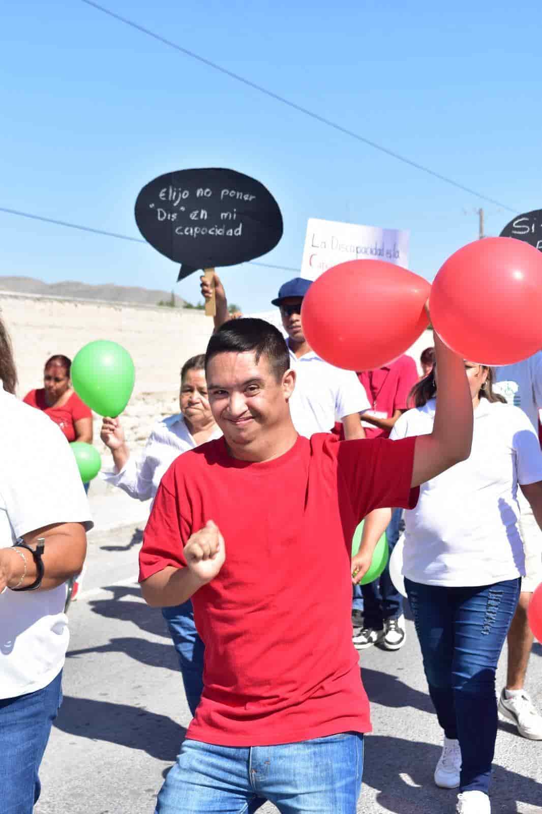 Realiza el DIF caminata inclusiva