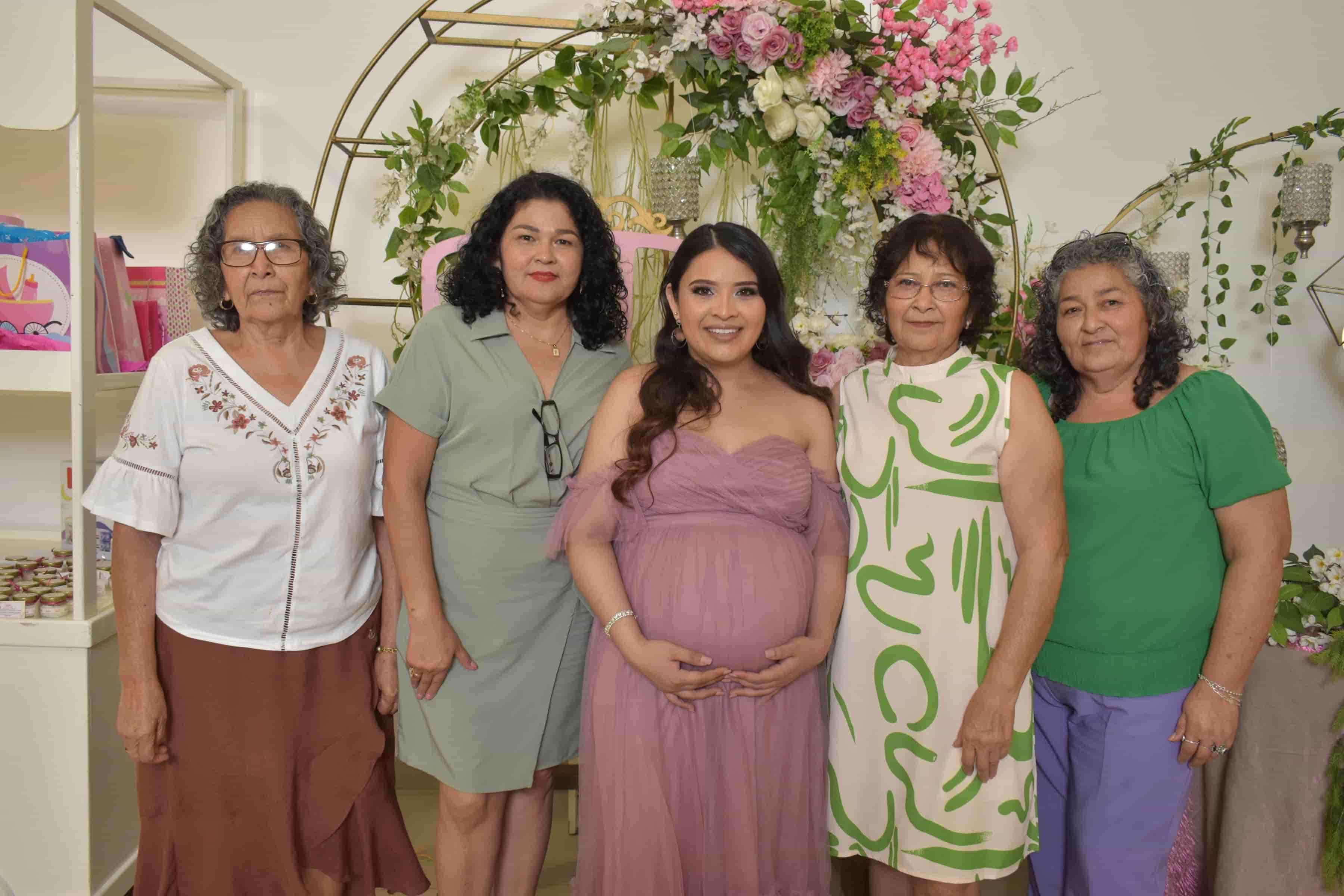 María Fernanda en la dulce espera