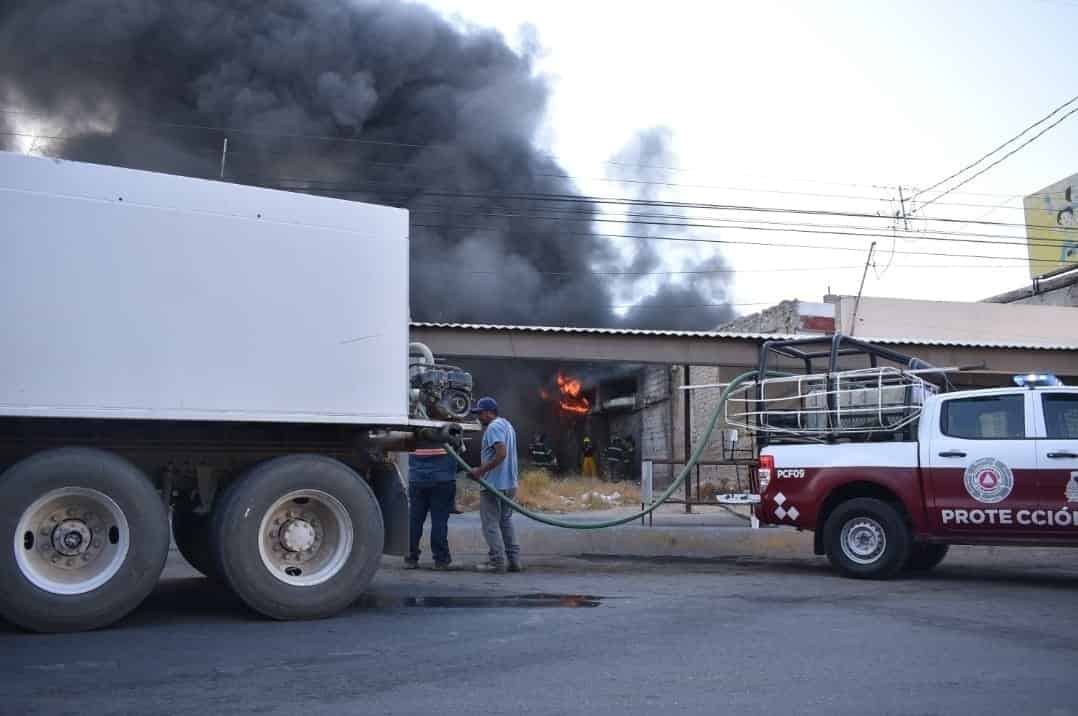 Arde Central de Dulces Frontera