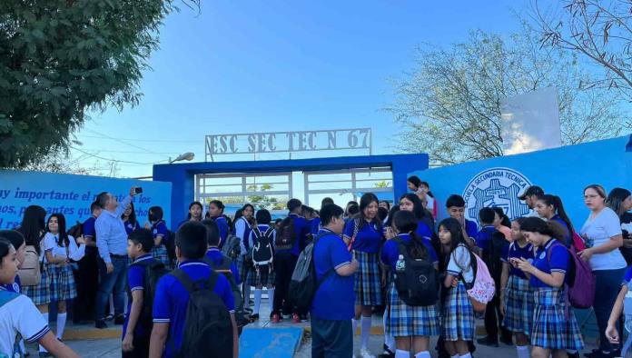 Atienden protesta en la Secundaria 67